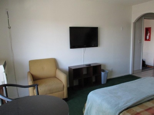 LAX Suites image 1