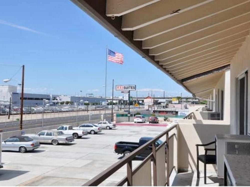 LAX Suites Image 15