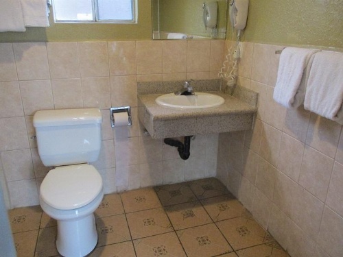 LAX Suites image 20