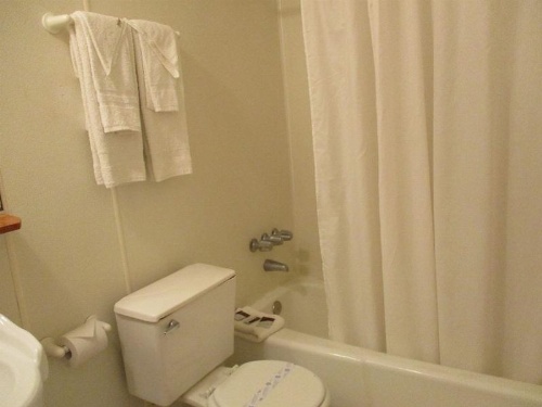 LAX Suites image 4